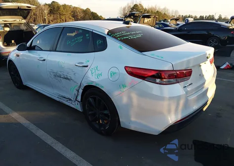 2017 Kia Optima Lx z USA, uszkodzony, nr VIN 5XXGT4L32HG140029